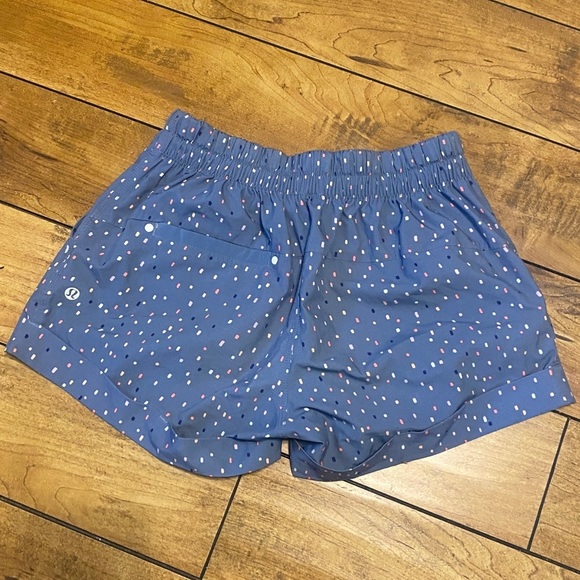 Lululemon shorts - Picture 4 of 4